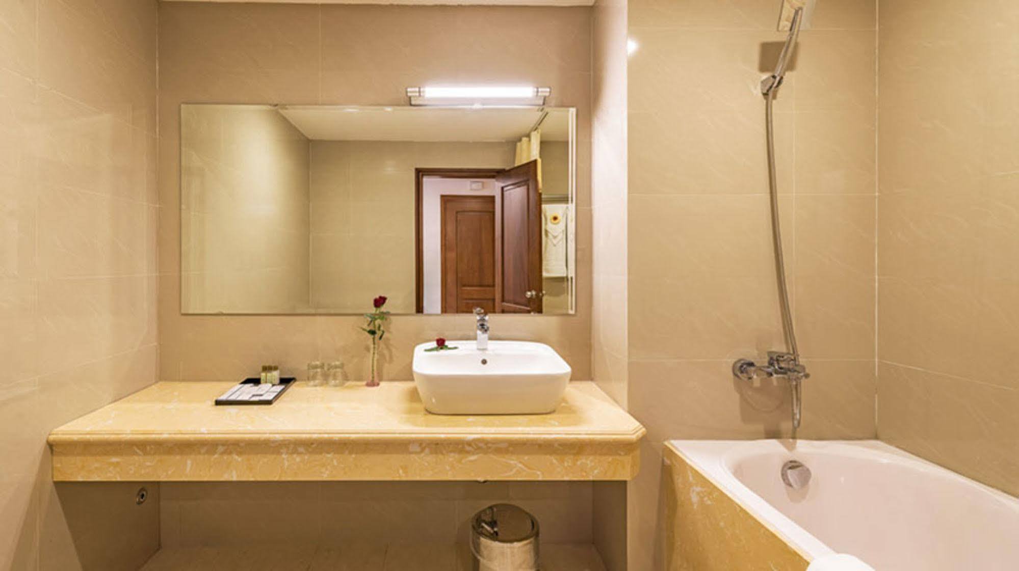 Lam Giang Hotel Винь Экстерьер фото