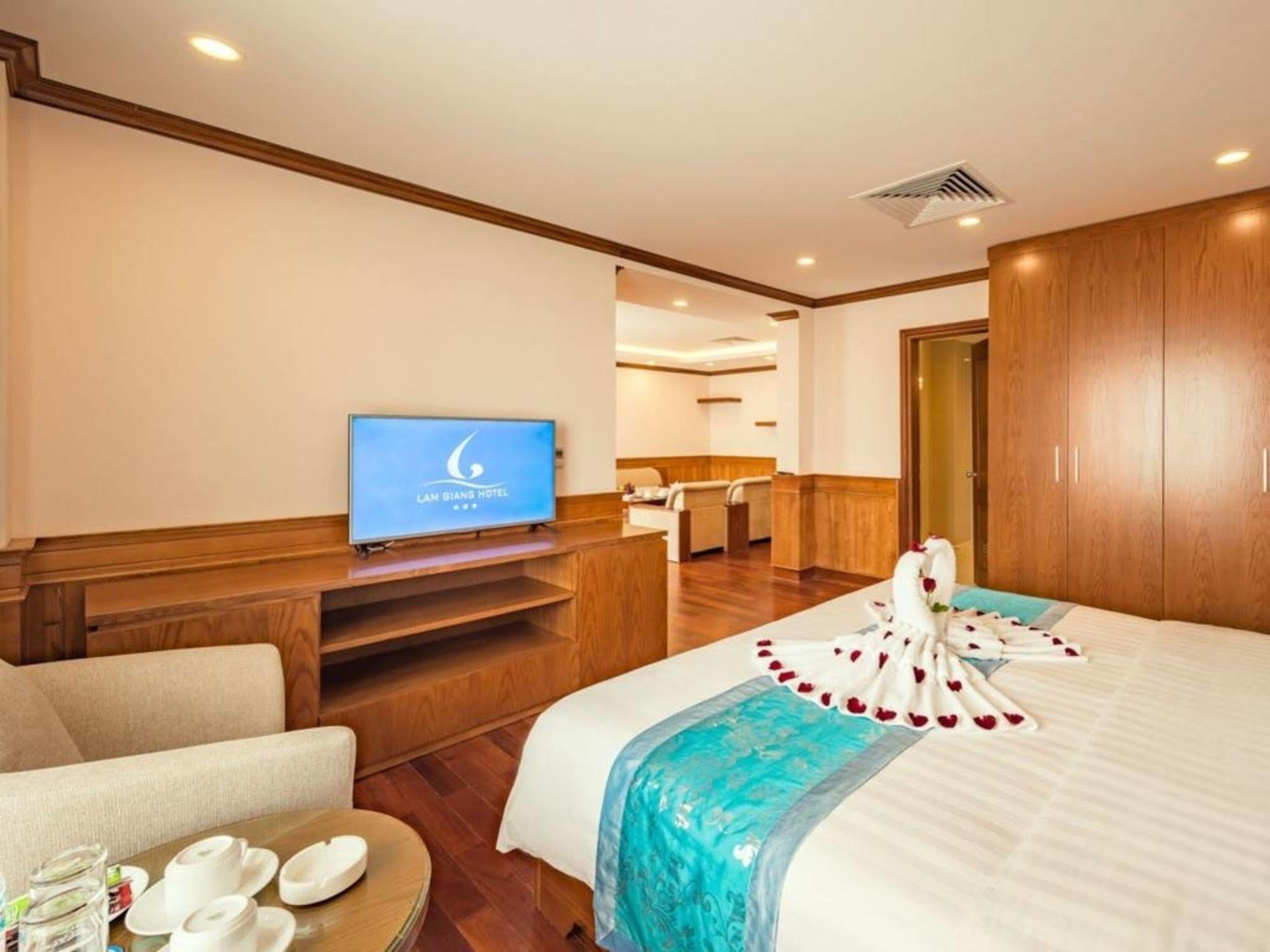 Lam Giang Hotel Винь Экстерьер фото